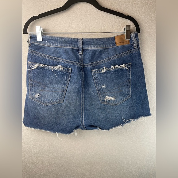 AMERICAN EAGLE RIPPED DENIM SHORTS - Picture 2 of 8